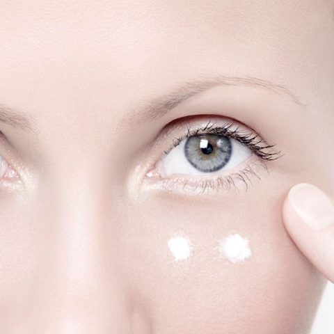 A legutóbbi hónap kedvence: Kényeztetõ Anti-Wrinkle Eye Krém Yves Rocher-tõl (Riche Creme)